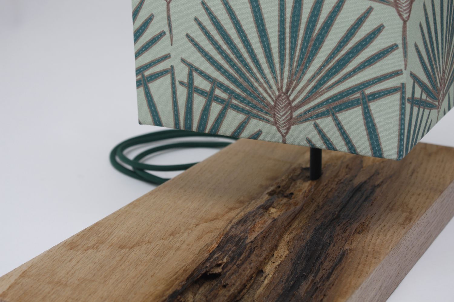 Créateur de meubles en bois et de décoration textile