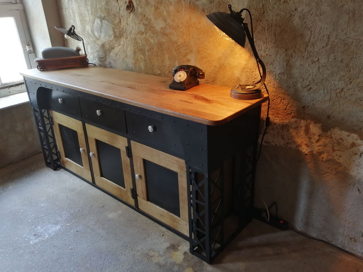 Meubles et luminaires BELGASTYL 